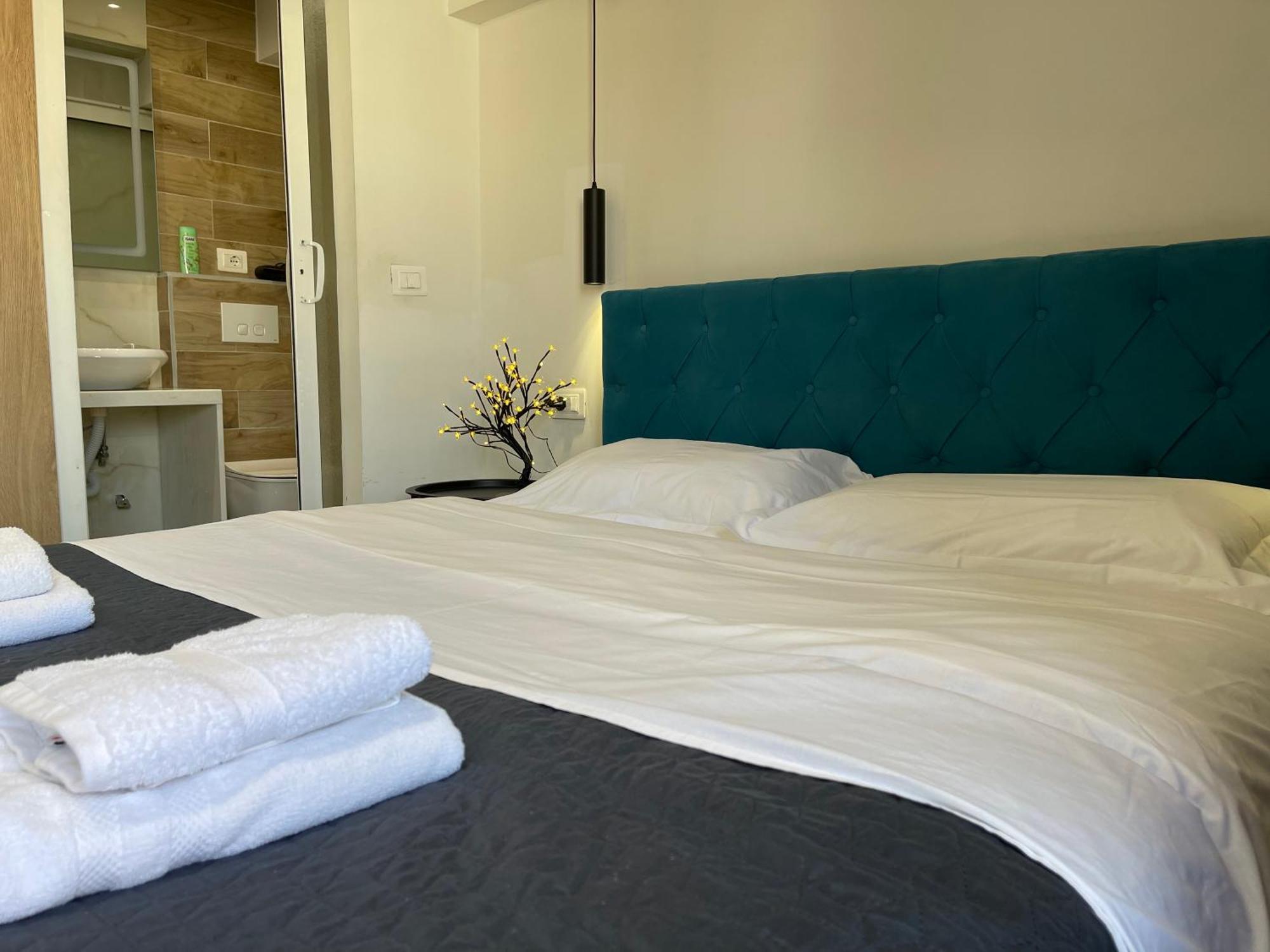 Boutique Central Studio Apartments Tirana Exterior photo